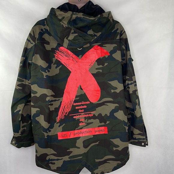 Asymmetric Zip Hooded Camo Down Jacket
